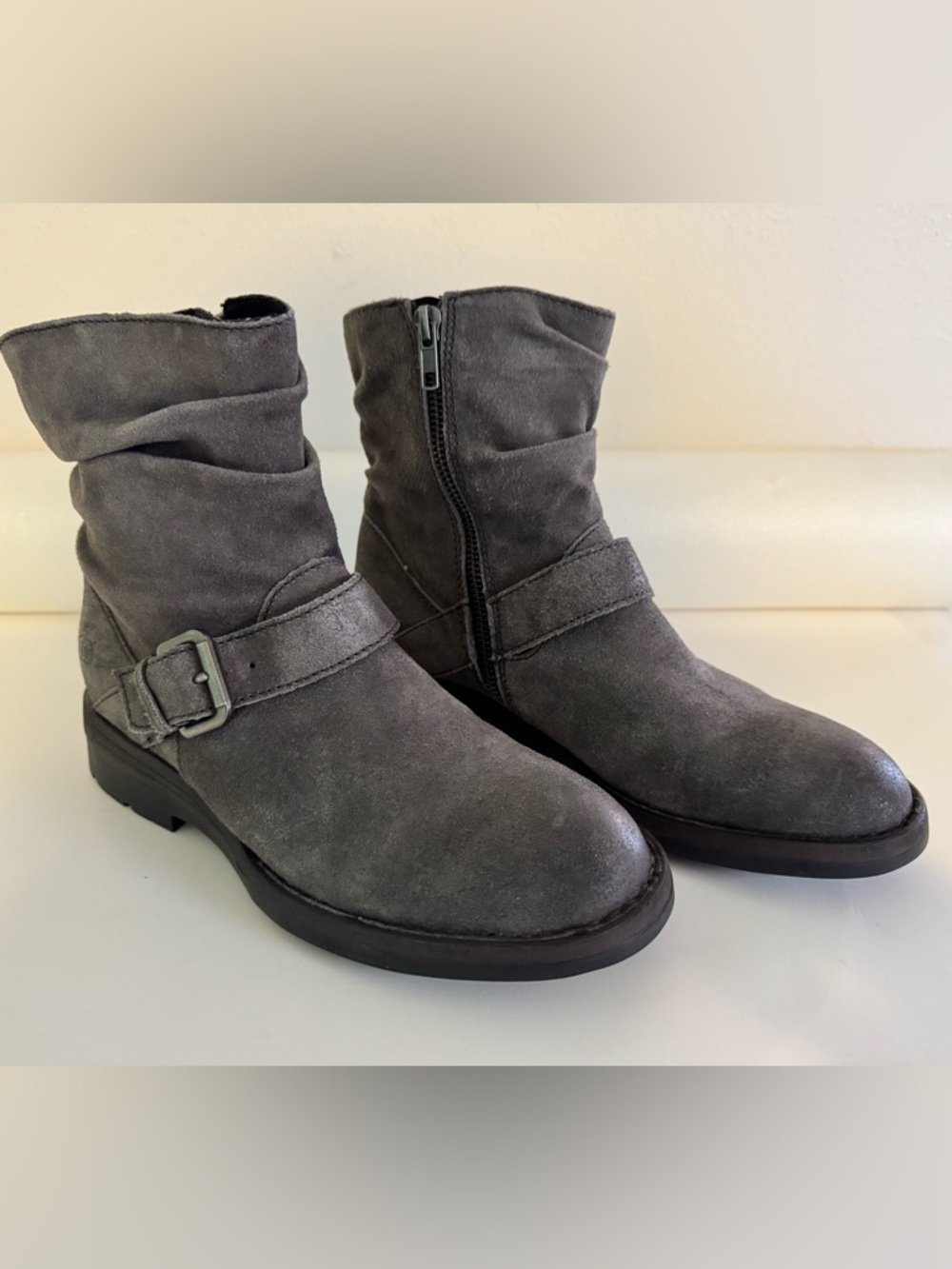 Born Women’s Moto Boots Distressed Grey Suede Buckle Slouch Ankle Booties Size 8